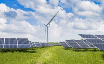 Výhody kombinace solárních panelů s větrné turbíny